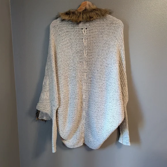 Military Hippie Boho Faux Fur Trim Cardigan Cable Knit One Size Fits Most - Picture 4 of 5